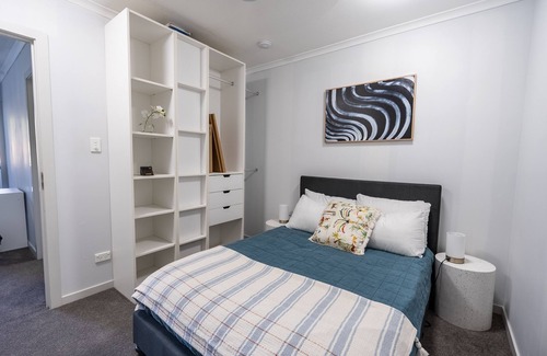 Mount Gravatt East Apartment | Mountain View Serenity Apartment - Great Location, Fully furnished w Amenities