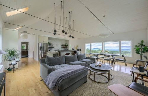 Hillsdale House | Mountain View: Airy + Secluded w/Panoramic Views