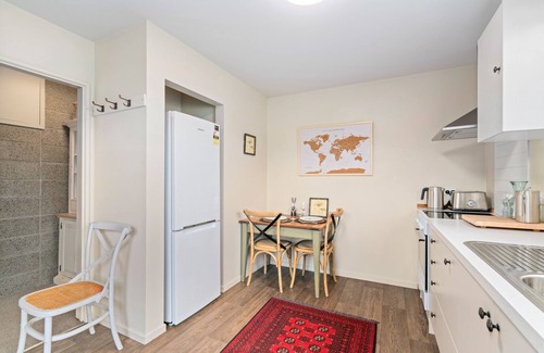 Albert Town House | Mountain View Bliss - Albert Town Holiday Unit