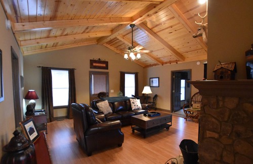 Cleveland Cabin | Mountain View Cabin · Gorgous Mt Yonah Views! FIBER OPTIC HIGH SPEED INTERNET!