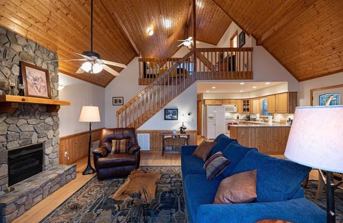 Bryson City Cabin | Mountain View Cabin, Hot Tub, Fire Pit, Fireplace