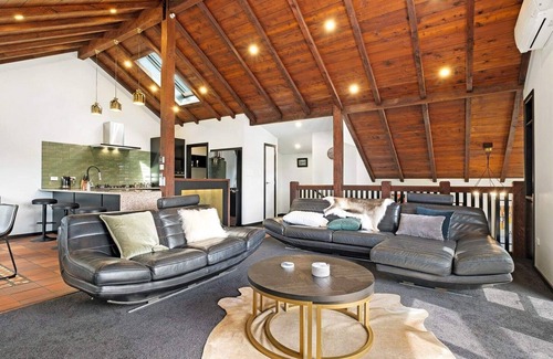 Wanaka House | Mountain View Chalet