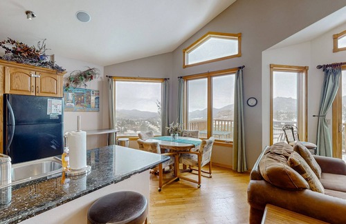 Estes Park Condo | Mountain-view condo with private hot tub, balcony, pool, fireplace, streaming