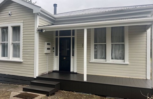 Ohakune House | Mountain View Cottage - Junction