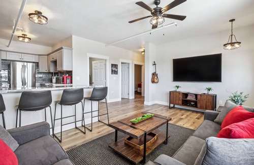 Virginia City Apartment | Mountain-View Deck: Stylish Virginia City Apt!