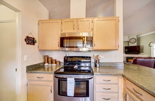 Prescott House | Mountain-View Deck: Pet-Friendly Home in Prescott