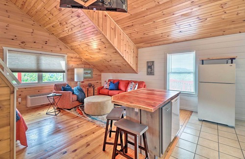 Mountain View Apartment | Mountain View Escape - 1 Mile to White River!
