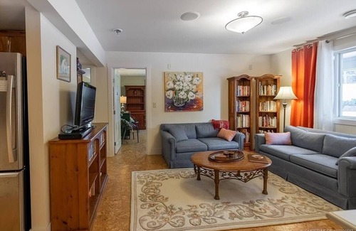 Joe Rich House | Mountain view Estate property with hot tub