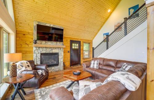 Fleetwood House | Mountain-View Fleetwood Retreat with Deck and Grill