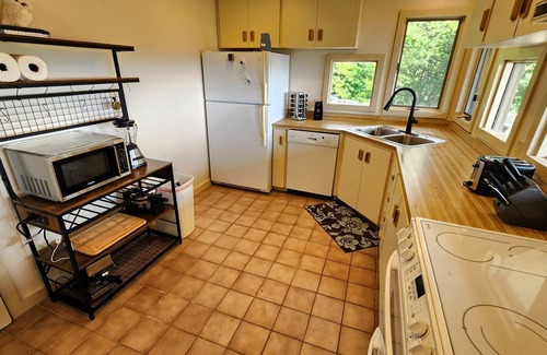 Wolf Laurel Cabin | Mountain View Getaway