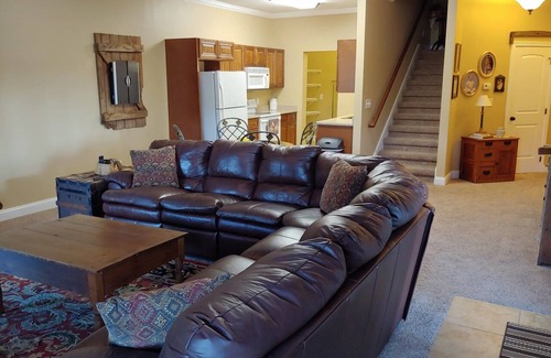 Maryville House | Mountain View Getaway