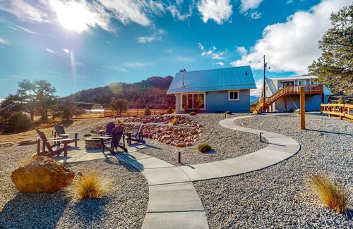 Salida House | Mountain-View Home & Cabin on Arkansas River - Dog-Friendly & RVs welcome