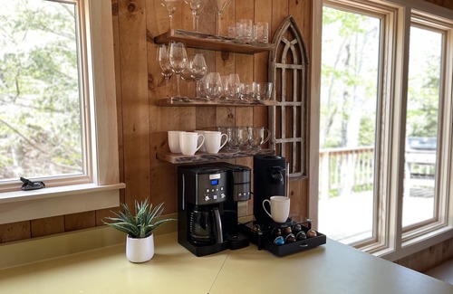 Bartlett House | Mountain View Home, Saco River and Story Land Nearby