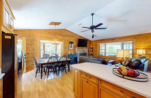 Waynesville House | Mountain view home with a furnished deck, gas fireplace, & washer/dryer