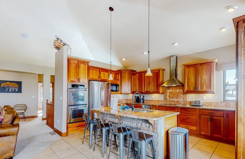 Innsbruck Val Moritz House | Mountain view home with private hot tub, game room & fireplace - near skiing
