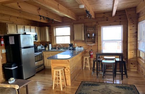 Chalet Village Cabin | Mountain View! King Suite! Hot tub! 5min from Downtown!