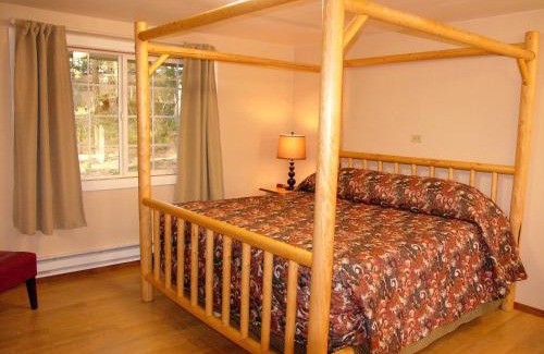 Packwood Cabin | Mountain View Lodge - No Pets allowed