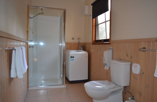 Halls Gap Hotel | Mountain View Motor Inn & Holiday Lodges