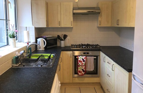Bangor House | Mountain View Near Zip World - Child/Pet Friendly
