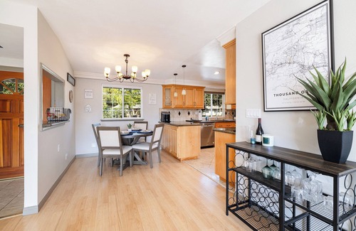 Thousand Oaks House | Mountain View Paradise 5-Bedroom House - Fire pit, Game room, BBQ, Stunning View