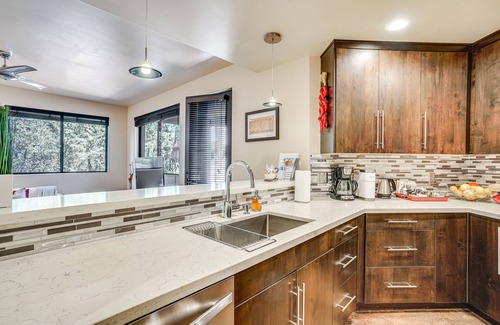 West Sedona Apartment | Mountain-View Patio: Sedona Suite Near Trails