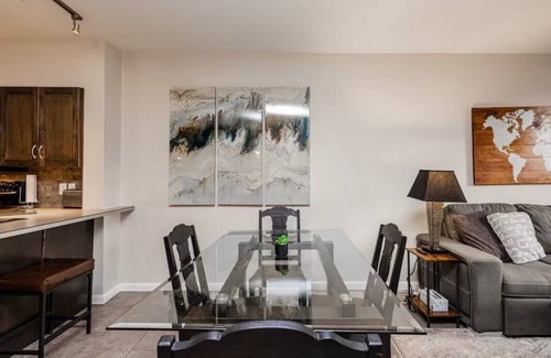 South Pandosy Condo | Mountain View Penthouse