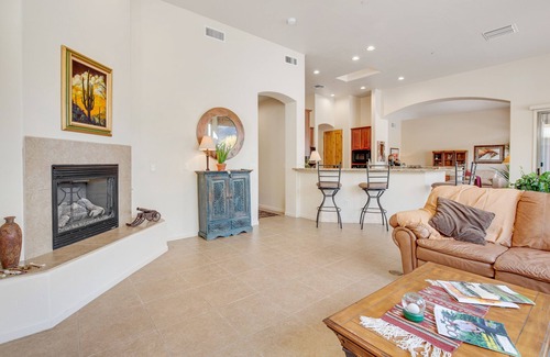 Dove Mountain House | Mountain-view retreat near golf with alfresco dining, 2 living rooms, jetted tub