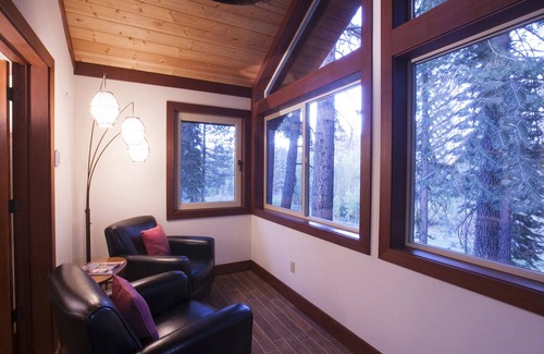 Truckee House | Mountain View Retreat on 13th Hole w/Hot Tub