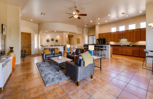 Tanque Verde House | Mountain-view retreat with private pool, spa, patio & central AC - dog-friendly
