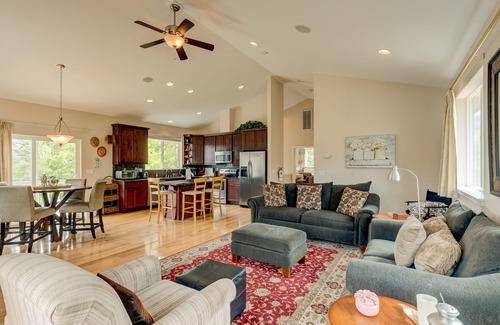 Mountain View Estates House | Mountain-View Eden | Spacious Balcony & Fireplaces | Minutes to Lake