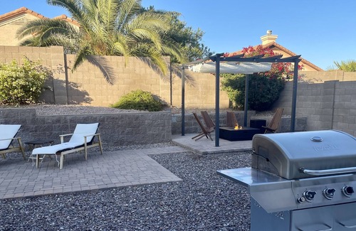 Paradise Valley Village House | Mountain View ⛰️ with Hot Tub, Hiking, BBQ, and Fire Pit