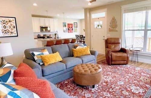 Black Mountain House | Mountain Views! Cooper’s Ridge in Black Mountain, NC - 15 mins to Asheville!