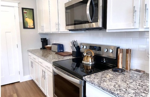Black Mountain House | Mountain Views! Cooper’s Ridge in Black Mountain, NC - 15 mins to Asheville!