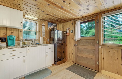 Cascade Cabin | Mountain Views Cottage - Perfect Couples Retreat