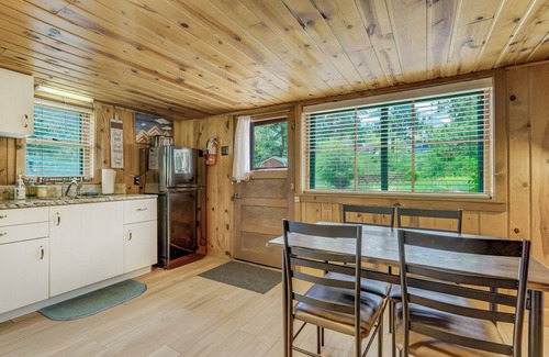 Cascade Cabin | Mountain Views Cottage - Perfect Couples Retreat