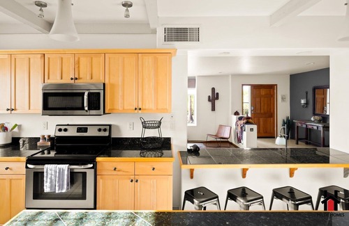 Cave Creek House | Mountain Views & Desert Starry Nights by the Fire