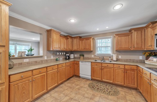 Etowah House | ~Mountain Views~Great location~Near DuPont and Pisgah Forest