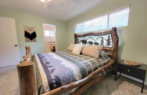 Kernville House | Mountain Views & Hot Tub! 3BR House in Kernville
