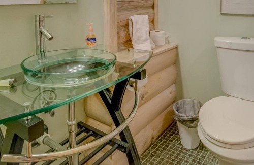 Mill Spring House | Mountain views - Hot Tub - Pet Friendly