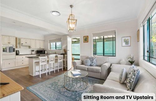 Milton House | Mountain Views Milton - renovated home near village