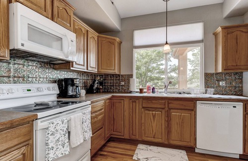 Northeast Colorado Springs House | *Mountain Views* Deck, Grill & Hot Tub*