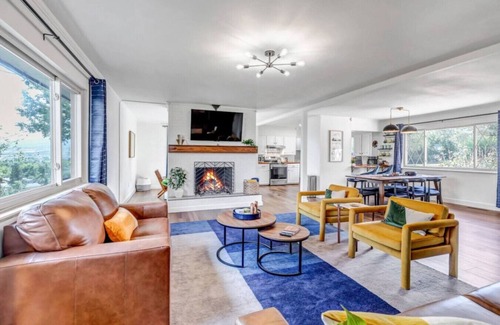 Cheyenne Meadows House | Mountain Views ~Climbing wall ~Mini Golf ~Hot tub