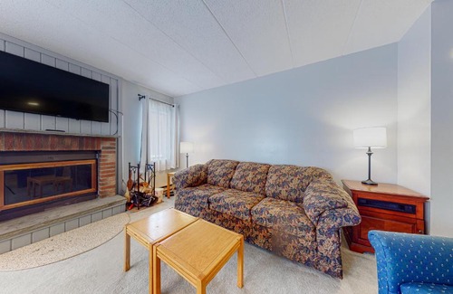 West Dover Apartment | Mountain Village #5H