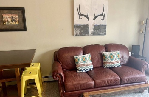Big Sky Condo | ★MOUNTAIN VILLAGE★SKI IN⭐FAMILY FRIENDLY★
