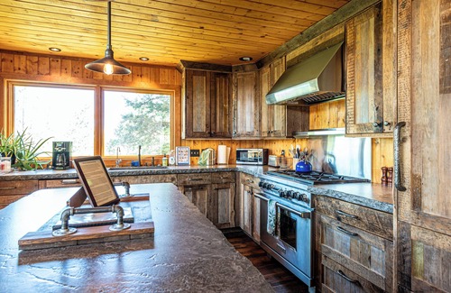 Nederland House | Mountain Vista Retreat with Hot Tub and Sauna