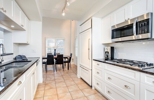 The Blue Mountains Hotel | Mountain Walk Condos