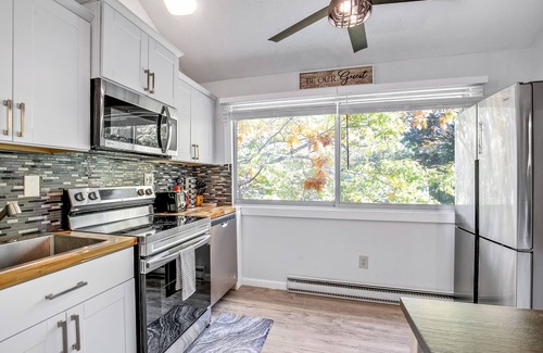 Campton Condo | Mountaineer's Cottage - Cozy Condo In The Gorgeous White Mountains 2 Bedroom Condo by Redawning