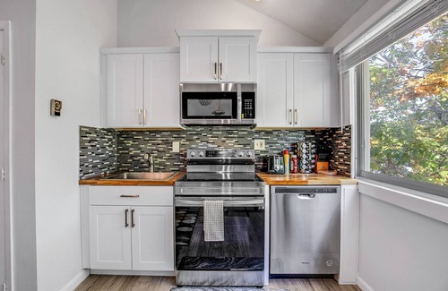 Campton Condo | Mountaineer's Cottage - Cozy Condo In The Gorgeous White Mountains 2 Bedroom Condo by Redawning