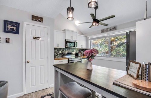 Campton Condo | Mountaineer's Cottage - Cozy Condo In The Gorgeous White Mountains 2 Bedroom Condo by Redawning