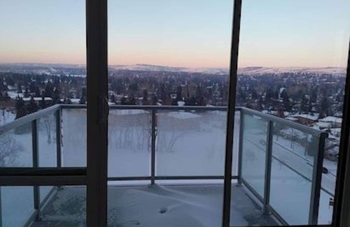 Brentwood Condo | Mountains in your field of view | 2 Bedrms